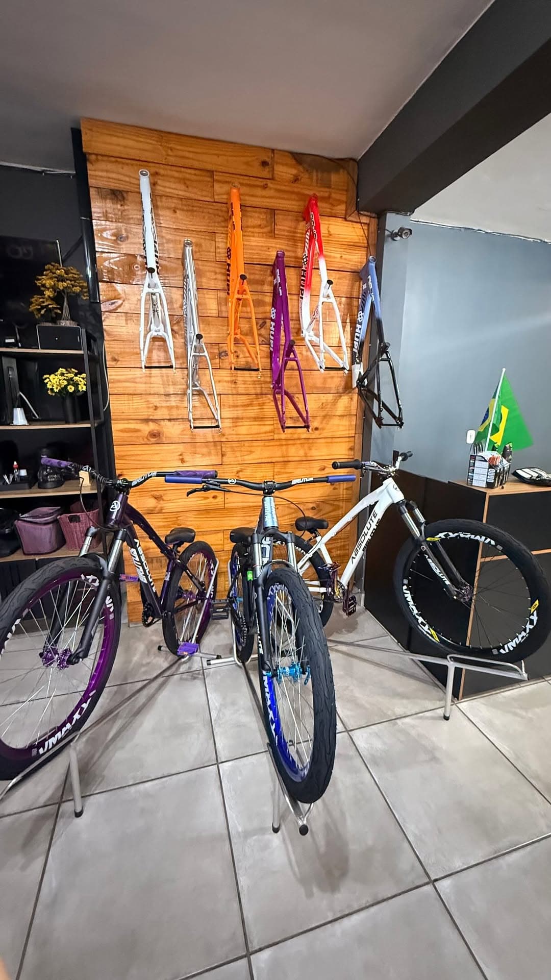 Marque seu amigo que manda muito bem no grau🔥

#absolute #hupibr #graudebike #grau